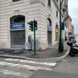 privato vende ,affitta negozio in centro storico r